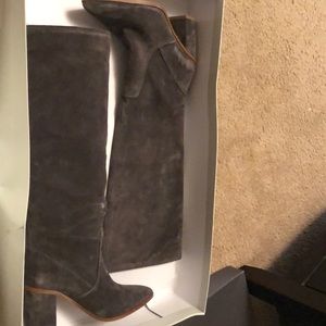Suede calf high boots!